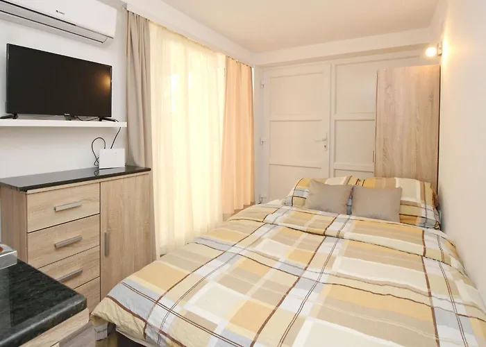 In Mit Eigener Terrasse By Interhome Appartement *