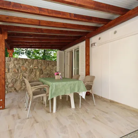 Appartement In Mit Eigener Terrasse By Interhome Baška
