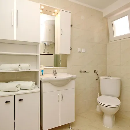 Apartament In Mit Eigener Terrasse By Interhome