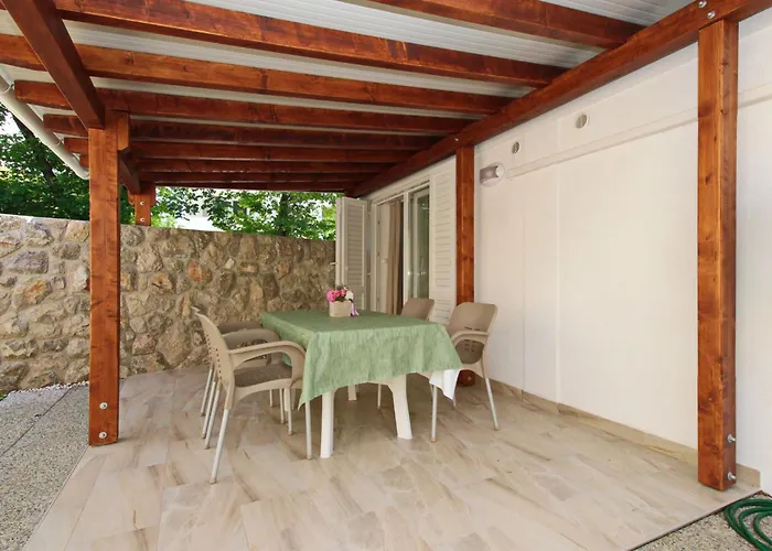 Apartament In Mit Eigener Terrasse By Interhome Baška