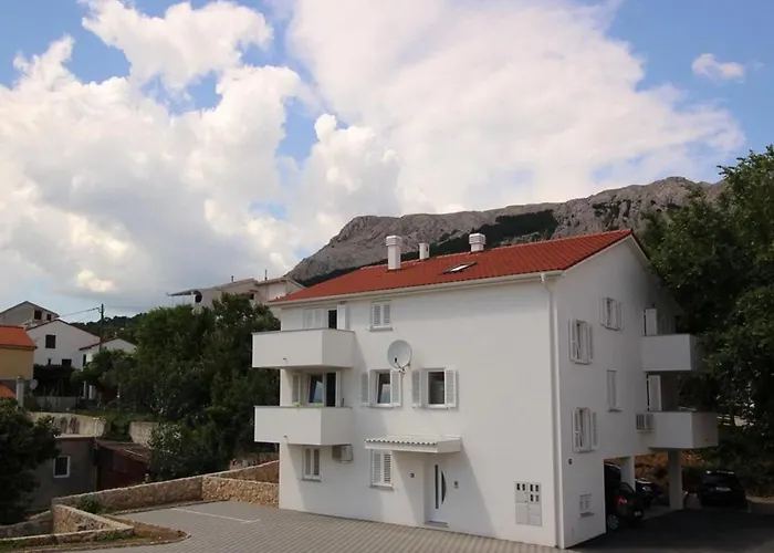 In Mit Eigener Terrasse By Interhome Apartament