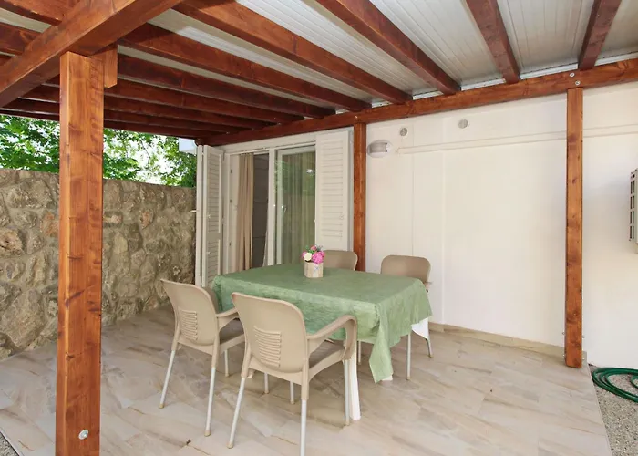 דירה In Mit Eigener Terrasse By Interhome